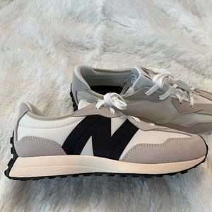 NIB - New Balance 327 white and black